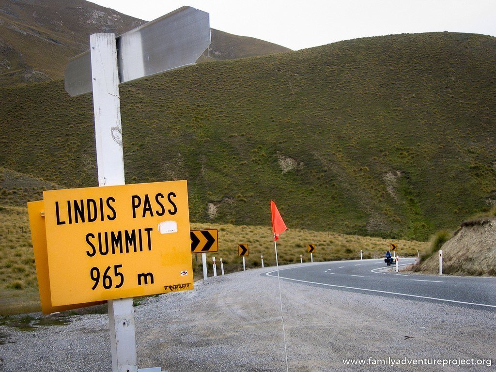 Climbing the Lindis Pass New Zealand