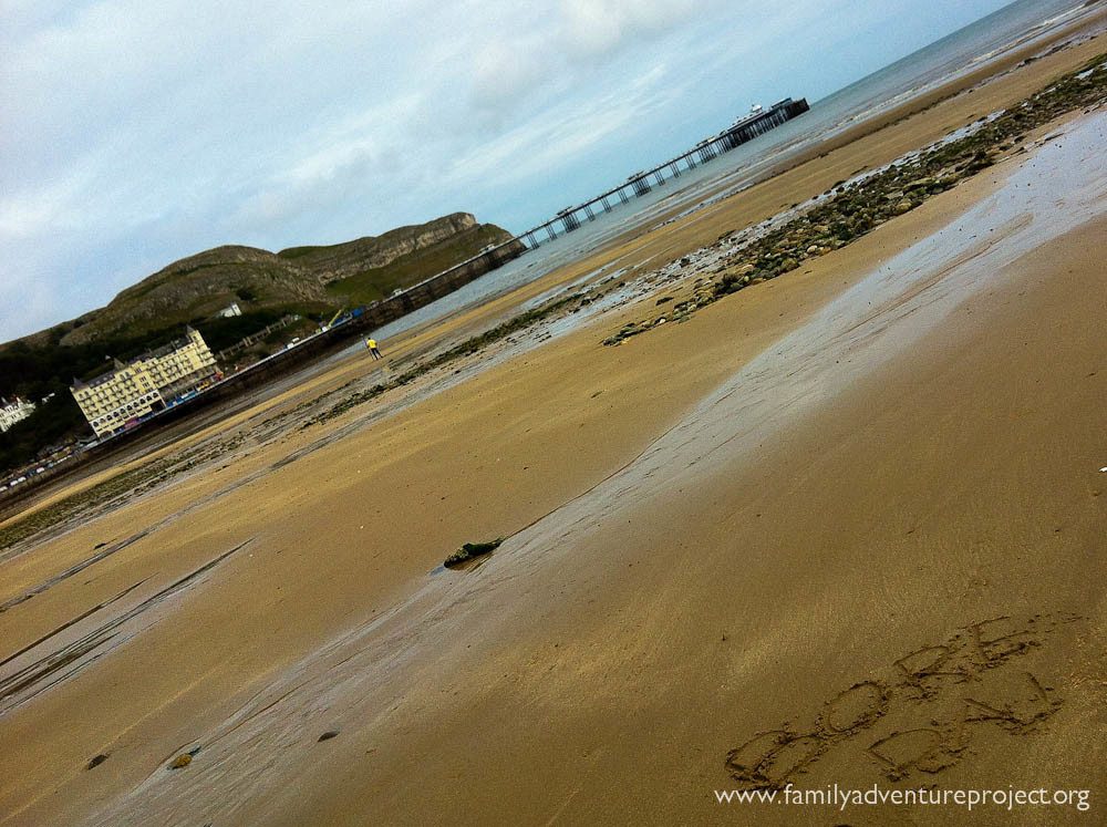Bore Da! Llandudno Beach and Pier