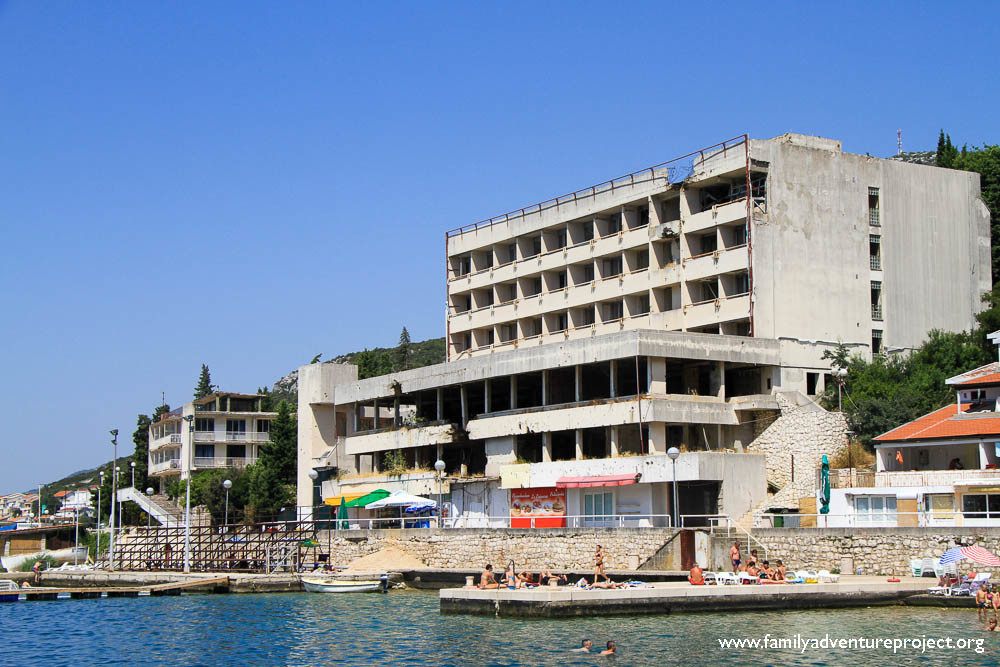 Bombed out hotel in Neum