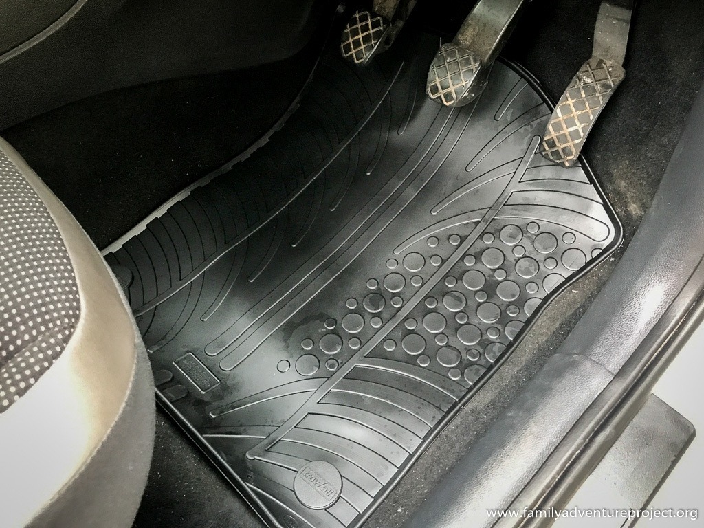 Travall rubber car mats protect your car carpets from mud and dirt