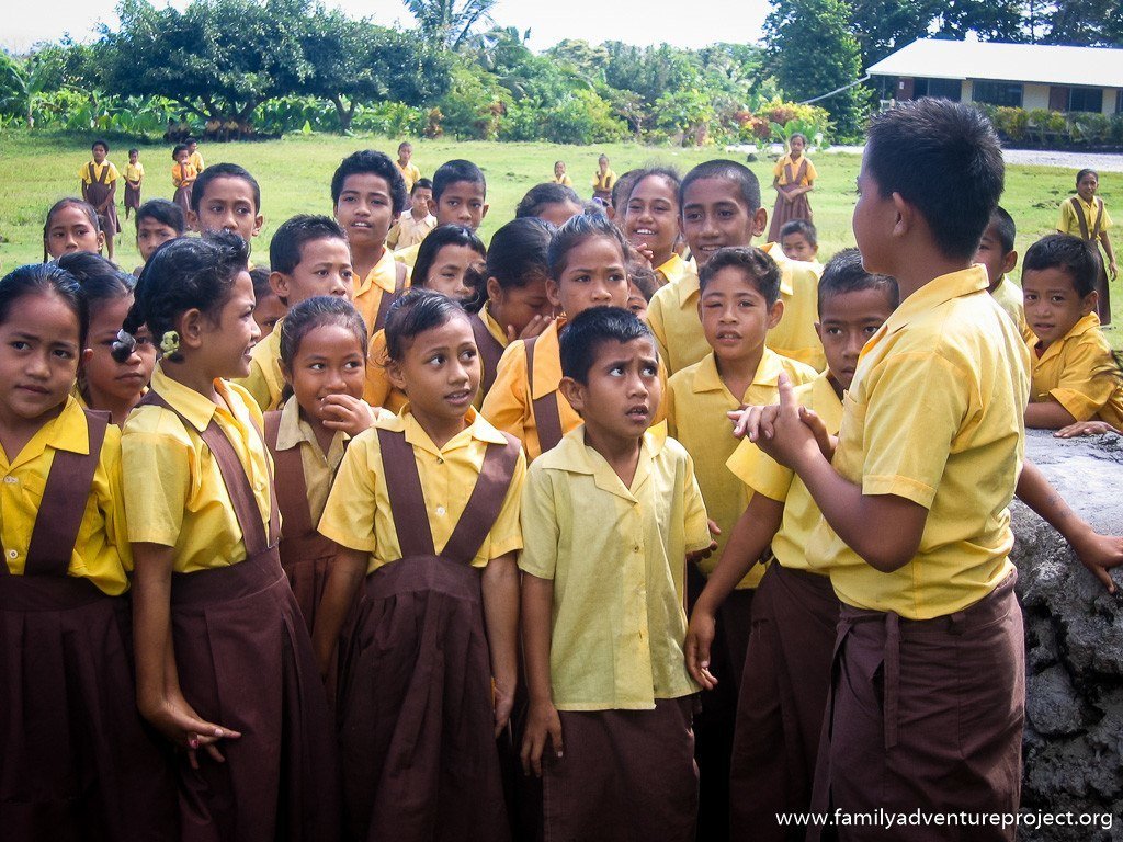 Samoan School Kids form an impromptu choir