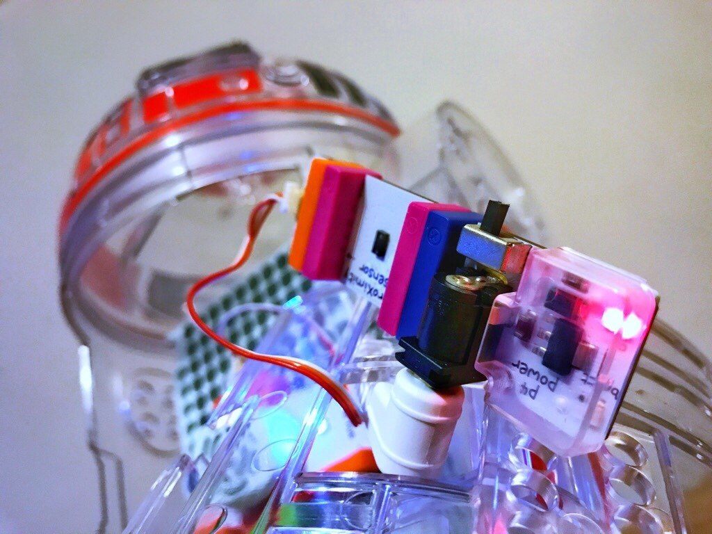 R2D2 Little Bits droid